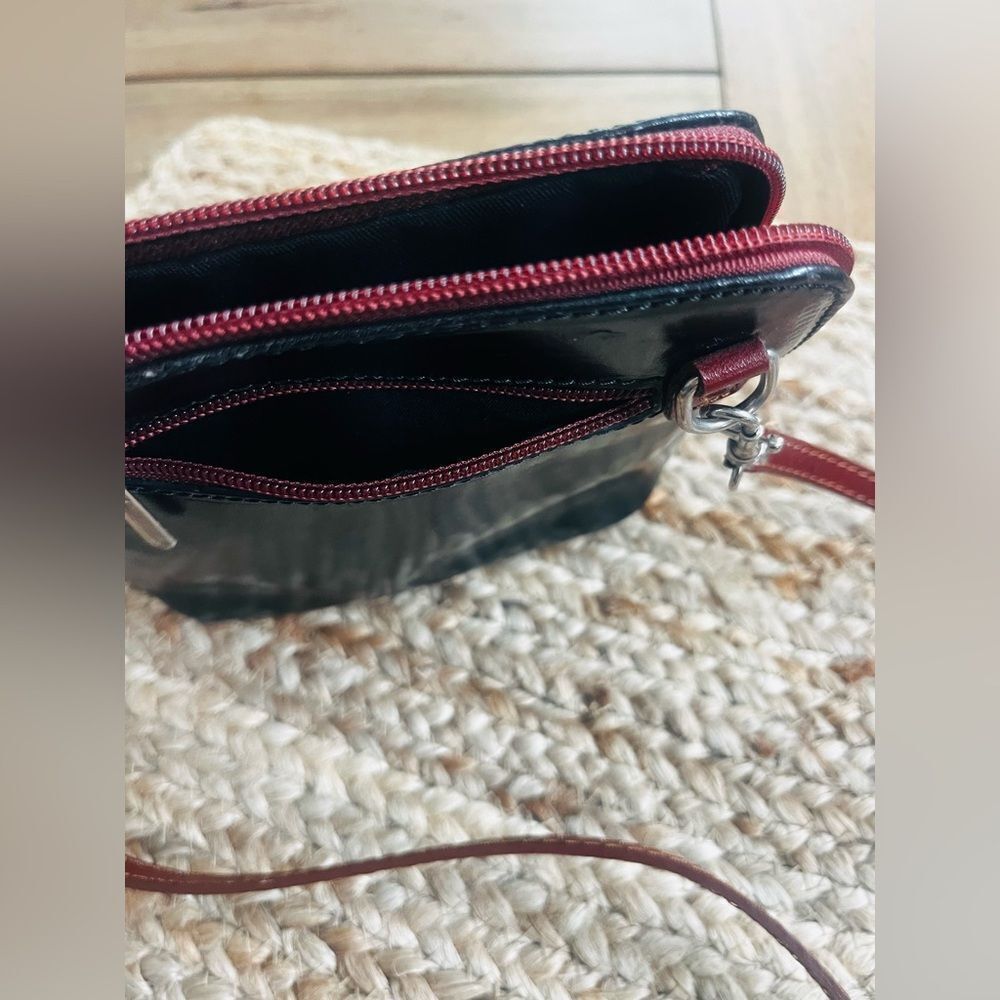 Vera Pelle Two-Tone Leather Crossbody Bag; Made in Italy - Picture 4 of 10